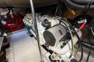 2005 Riviera 37 Flybridge thumbnail 25