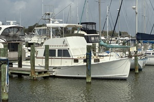 1989 Duffy 35 Flybridge thumbnail 2