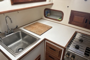 1989 Duffy 35 Flybridge thumbnail 29