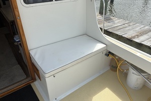 1989 Duffy 35 Flybridge thumbnail 35