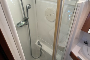 2008 Beneteau Oceanis 43 thumbnail 35