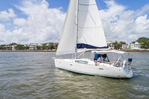 ASTRAEA 43ft Beneteau Yacht For Sale