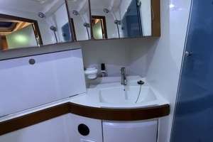 2008 Beneteau Oceanis 43 thumbnail 25