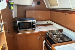 2008 Beneteau Oceanis 43 thumbnail 11