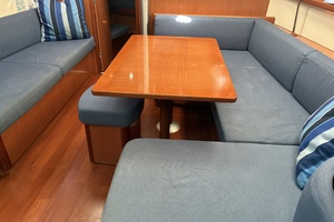 ASTRAEA 43ft Beneteau Yacht For Sale