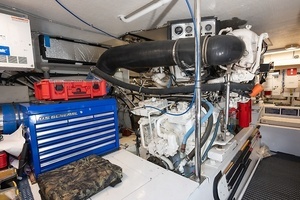 2001 Hatteras 60 Convertible thumbnail 41