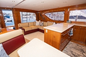 2001 Hatteras 60 Convertible thumbnail 21