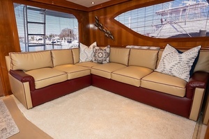 2001 Hatteras 60 Convertible thumbnail 23