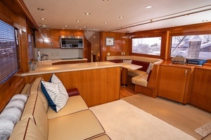 2001 Hatteras 60 Convertible thumbnail 22