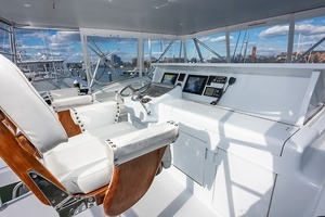 2001 Hatteras 60 Convertible thumbnail 17