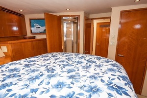 Wave Bender 60ft Hatteras Yacht For Sale