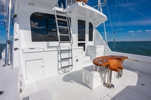 2001 Hatteras 60 Convertible thumbnail 12