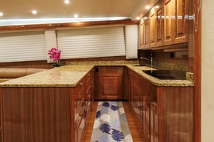 2005 Viking 61 Convertible thumbnail 5