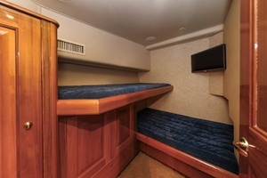 2005 Viking 61 Convertible thumbnail 9