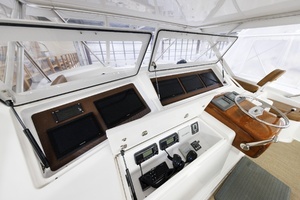 2005 Viking 61 Convertible thumbnail 15