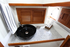 Gypsea Dancer 43ft Hampton Yacht For Sale