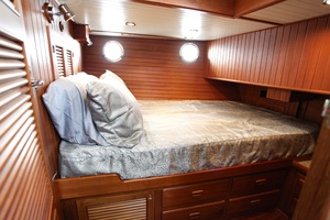 Gypsea Dancer 43ft Hampton Yacht For Sale