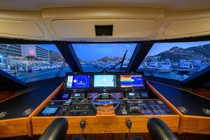 2023 Viking 80 Skybridge thumbnail 33