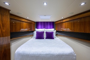 Viking 80 MERCEDES - Forward Guest Stateroom
