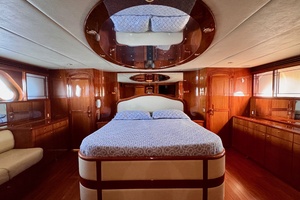 Mentorship IV 82ft Jefferson Yacht For Sale