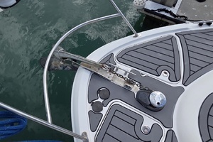 2004 Meridian 459 Aft Cabin Cockpit Motor Yacht thumbnail 31