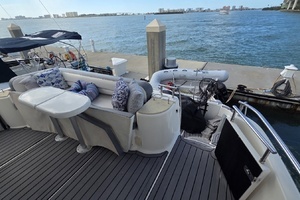 2004 Meridian 459 Aft Cabin Cockpit Motor Yacht thumbnail 15