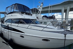 2004 Meridian 459 Aft Cabin Cockpit Motor Yacht thumbnail 2