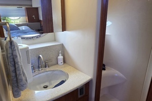 2004 Meridian 459 Aft Cabin Cockpit Motor Yacht thumbnail 60
