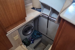 2004 Meridian 459 Aft Cabin Cockpit Motor Yacht thumbnail 52