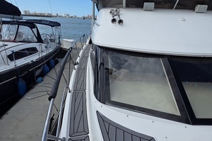2004 Meridian 459 Aft Cabin Cockpit Motor Yacht thumbnail 29