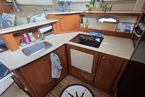 2004 Meridian 459 Aft Cabin Cockpit Motor Yacht thumbnail 38