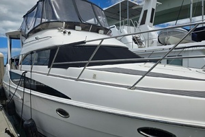 2004 Meridian 459 Aft Cabin Cockpit Motor Yacht thumbnail 5
