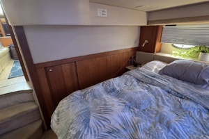 2004 Meridian 459 Aft Cabin Cockpit Motor Yacht thumbnail 57
