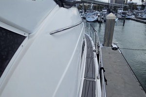 2004 Meridian 459 Aft Cabin Cockpit Motor Yacht thumbnail 14