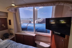 2004 Meridian 459 Aft Cabin Cockpit Motor Yacht thumbnail 62
