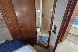 2004 Meridian 459 Aft Cabin Cockpit Motor Yacht thumbnail 50