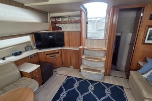 2004 Meridian 459 Aft Cabin Cockpit Motor Yacht thumbnail 37