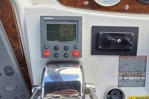 2004 Meridian 459 Aft Cabin Cockpit Motor Yacht thumbnail 19