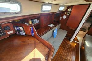 1986 Tartan 34-2 thumbnail 10