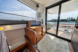 2015 Prestige 550 thumbnail 23