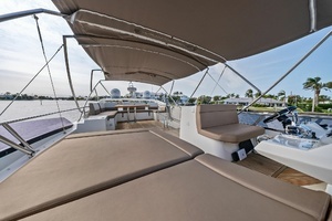 2015 Prestige 550 thumbnail 14