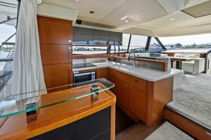 2015 Prestige 550 thumbnail 25