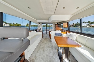 2015 Prestige 550 thumbnail 2