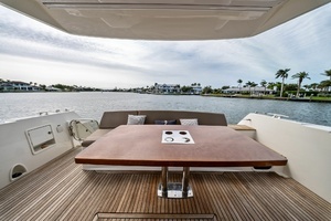 2015 Prestige 550 thumbnail 9