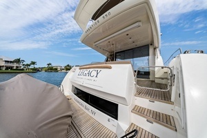 2015 Prestige 550 thumbnail 7