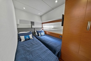 2015 Prestige 550 thumbnail 51