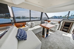 2015 Prestige 550 thumbnail 27