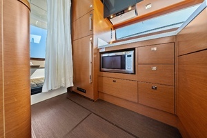 2015 Prestige 550 thumbnail 26
