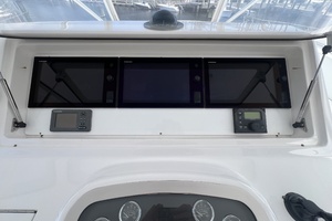 Viking 52 LET IT RAIN - Helm