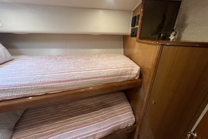 2003 Viking 52 Convertible thumbnail 39